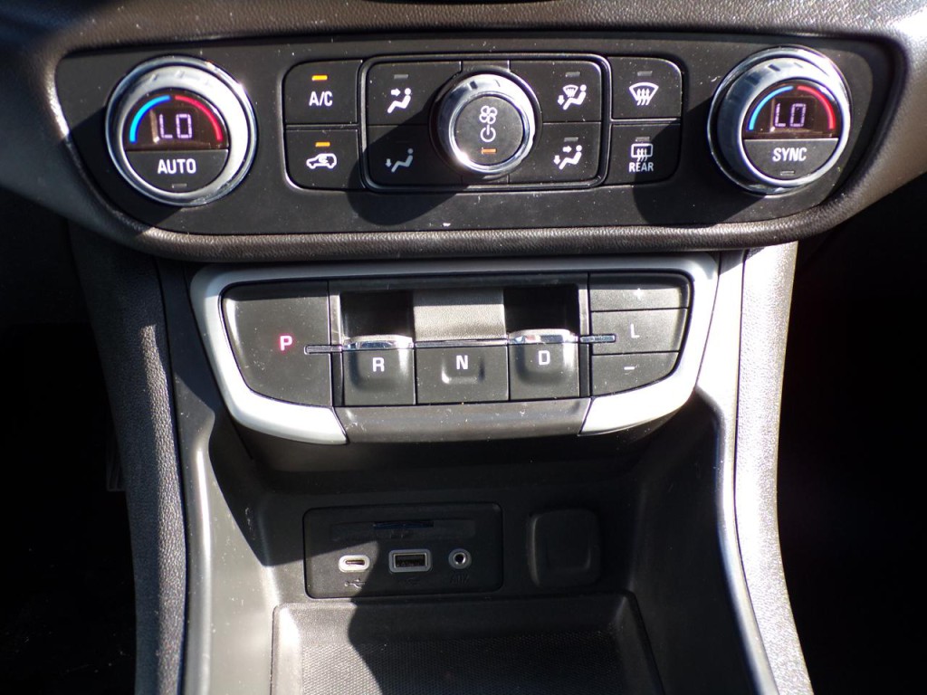 2023 GMC Terrain Image 15