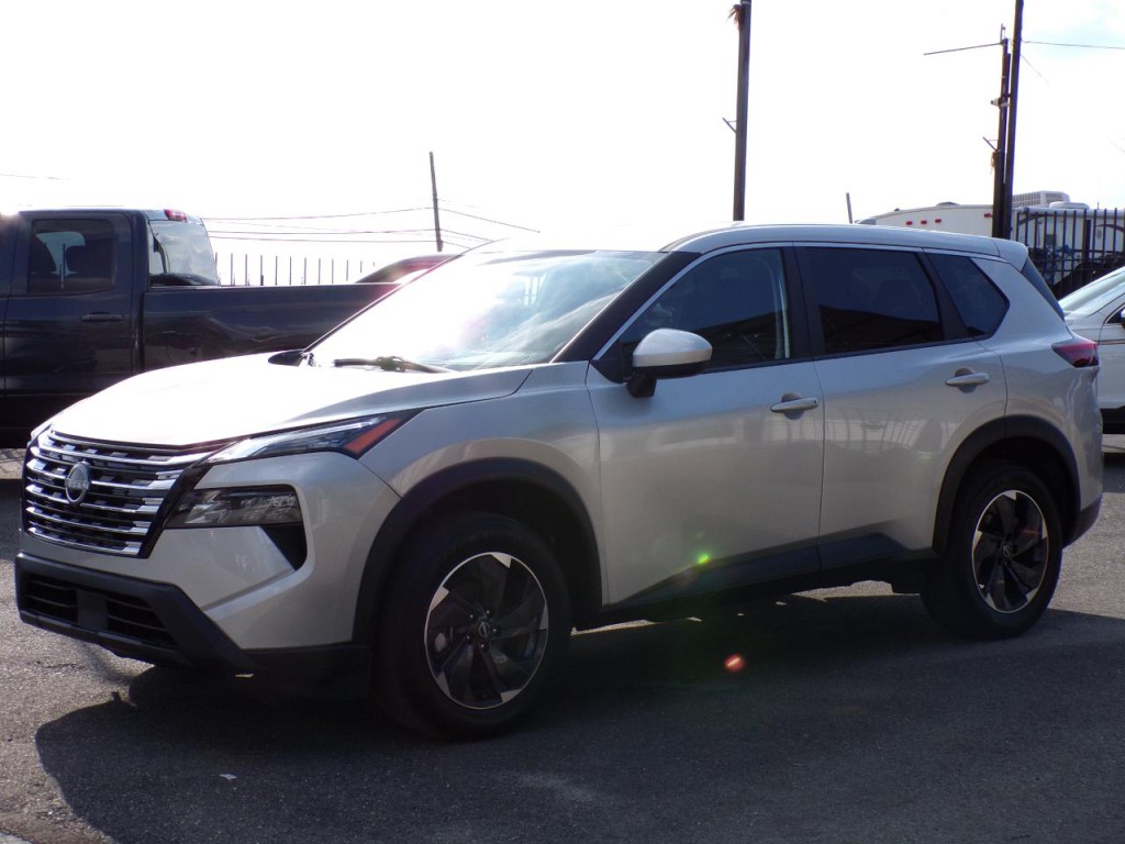 2025 Nissan Rogue Image 2