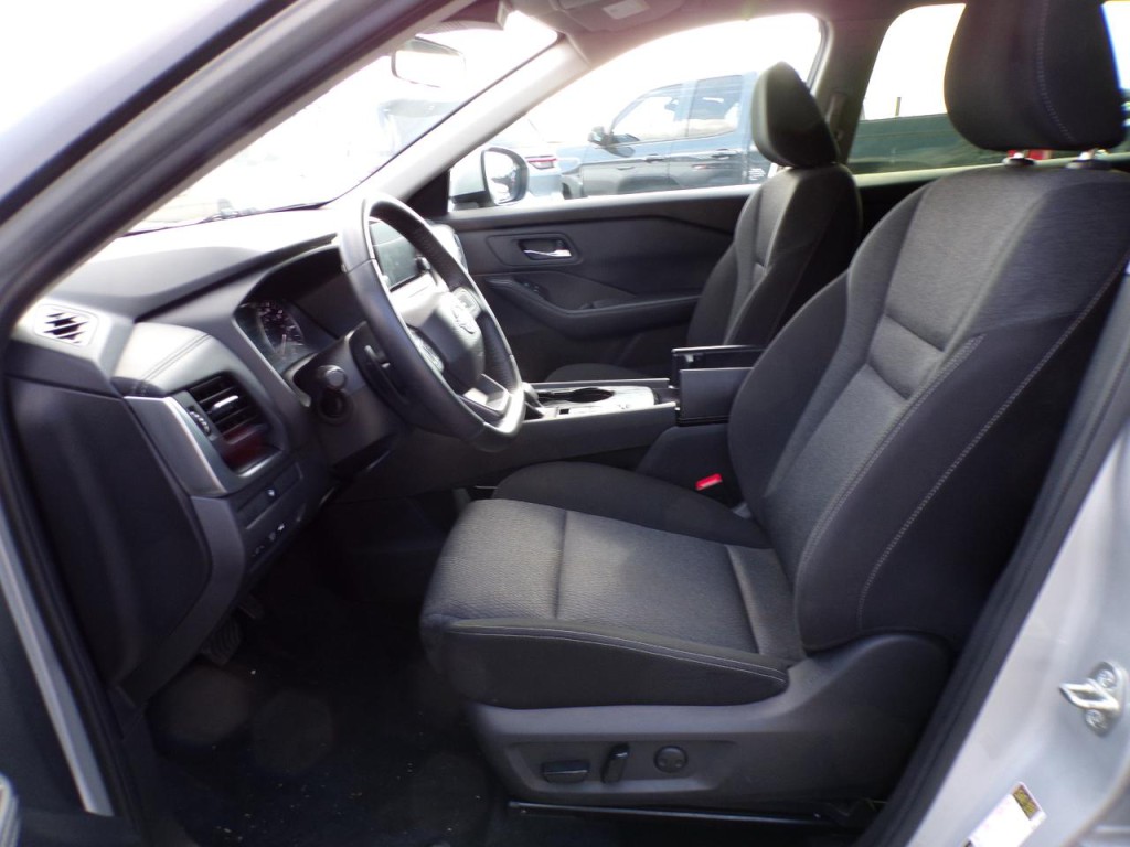 2025 Nissan Rogue Image 8