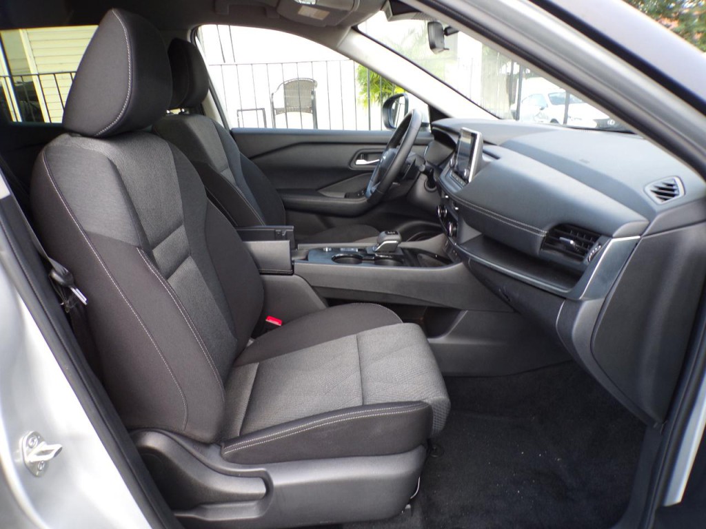 2025 Nissan Rogue Image 9