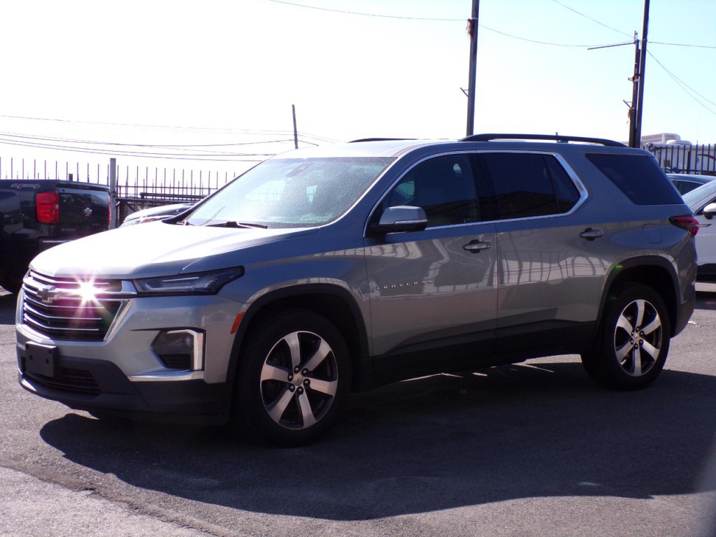 2023 Chevrolet Traverse Image 2
