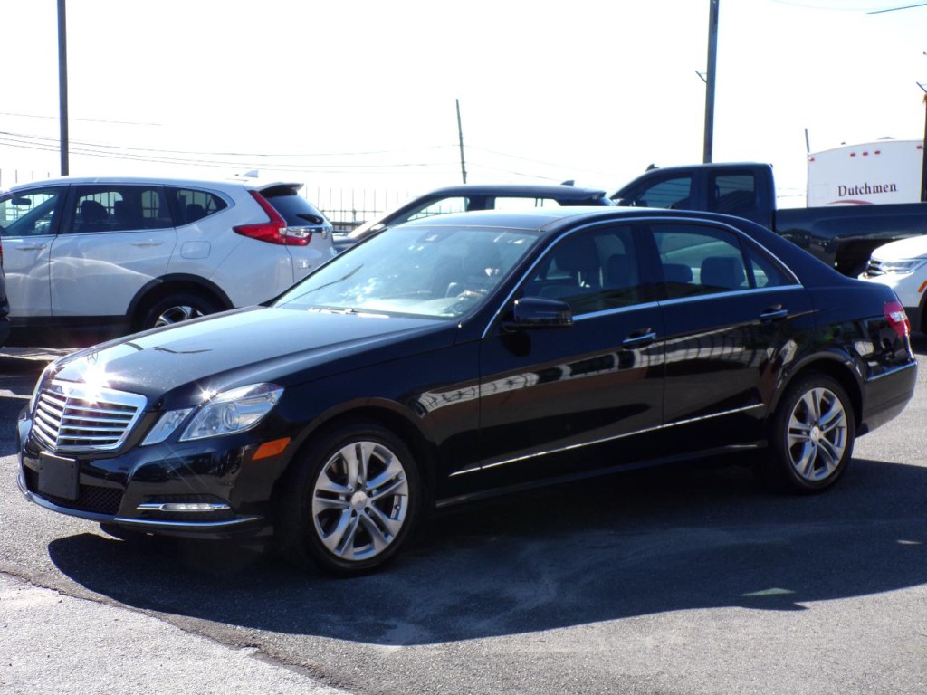 2011 Mercedes-Benz E-Class Image 2