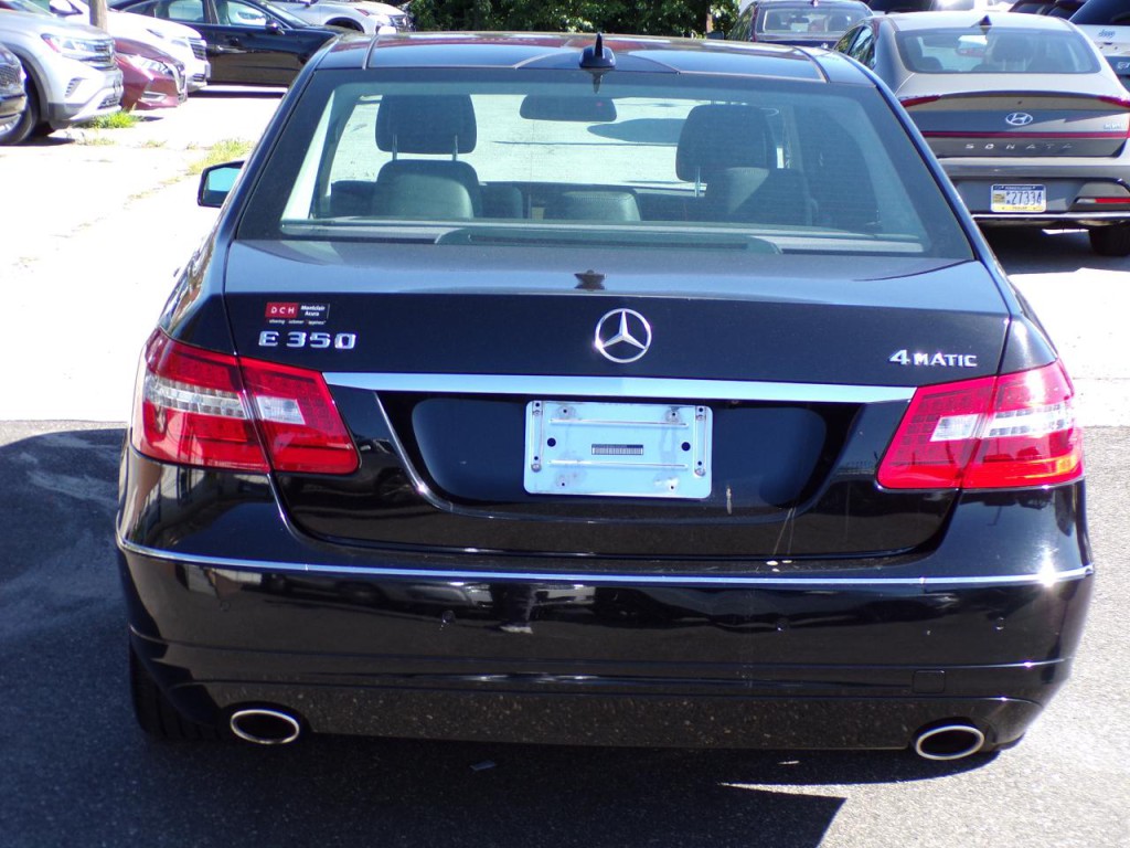 2011 Mercedes-Benz E-Class Image 6
