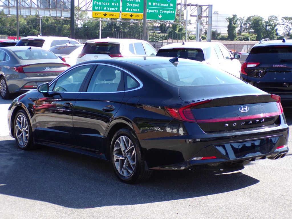 2021 Hyundai Sonata Image 3