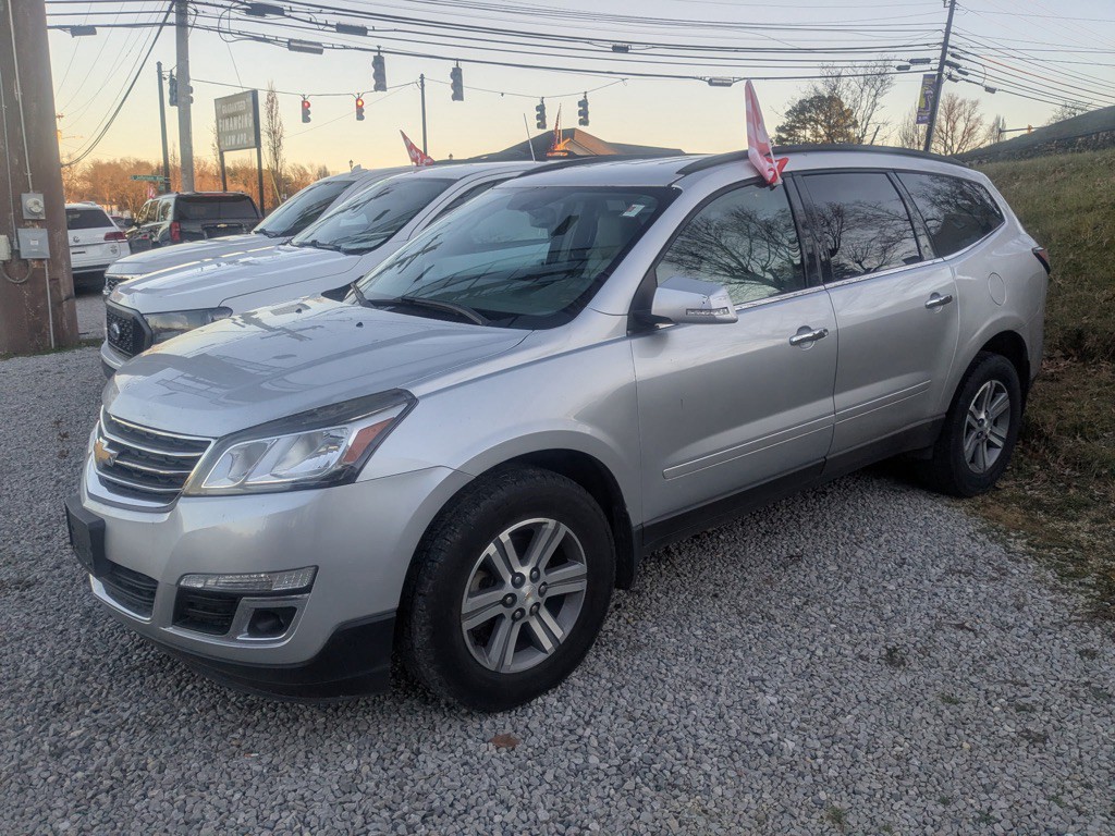 2015 Chevrolet Traverse Image 2