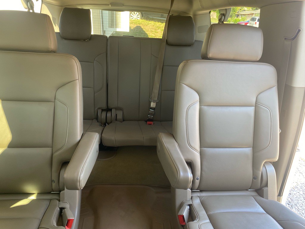 2016 Chevrolet Suburban Image 10