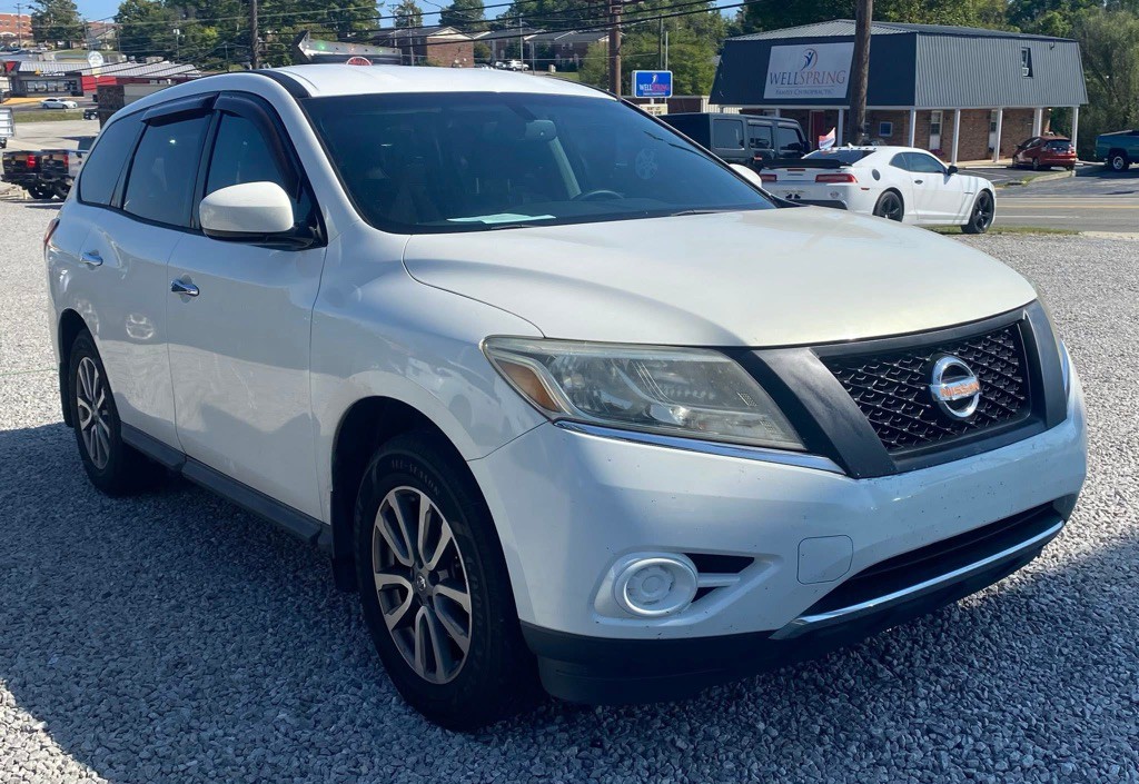 2013 Nissan Pathfinder Image 1