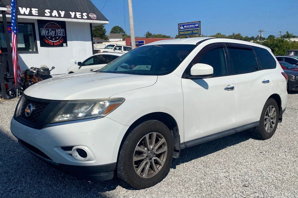 2013 Nissan Pathfinder Image 2