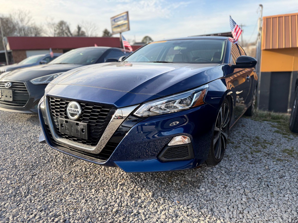 2021 Nissan Altima Image 2