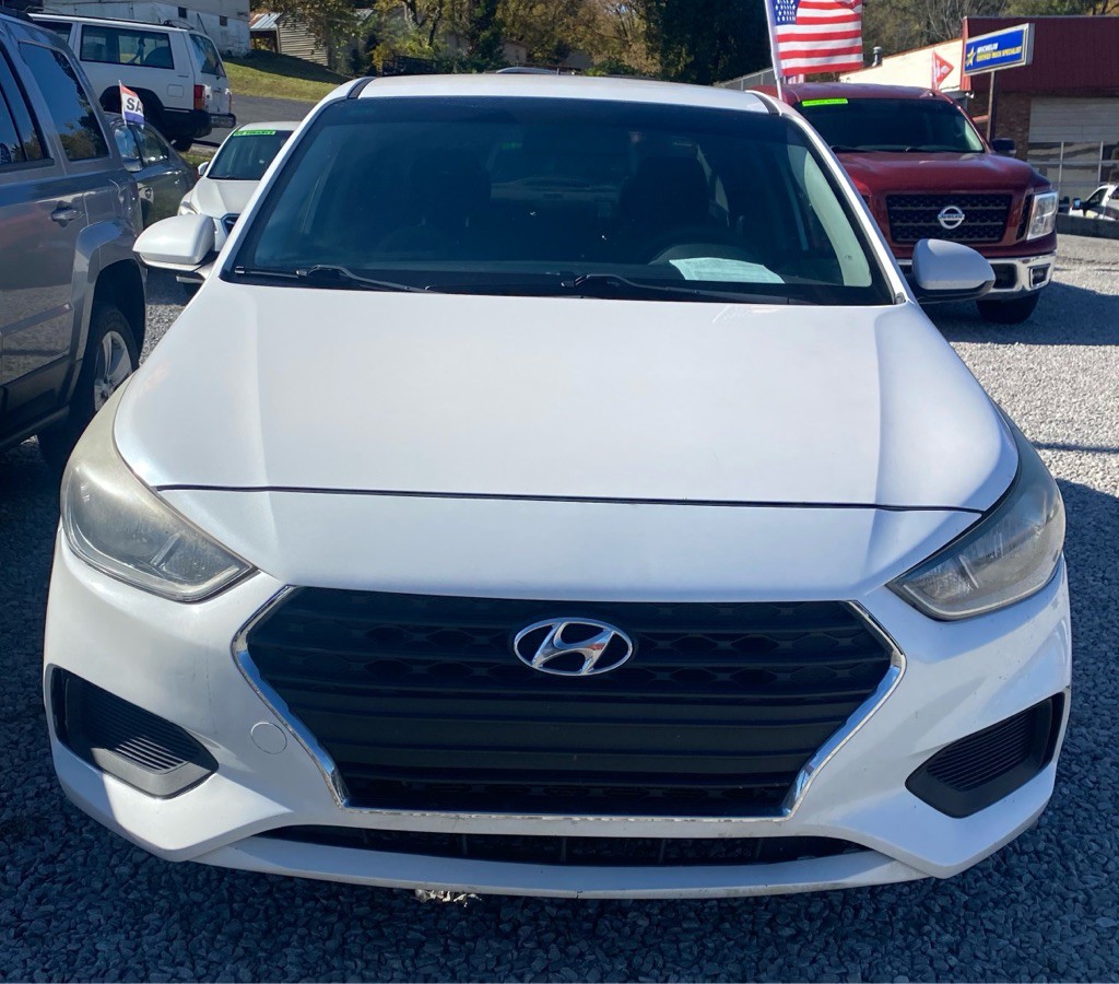 2019 Hyundai Accent Image 2