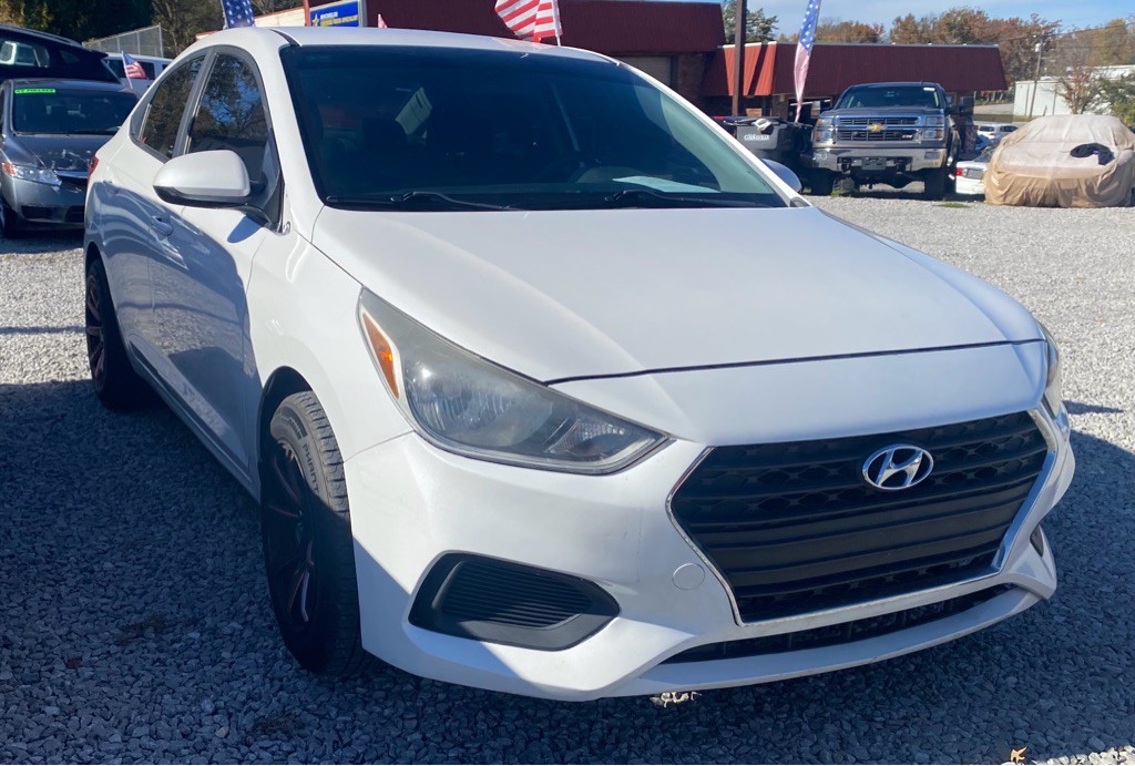 2019 Hyundai Accent Image 3