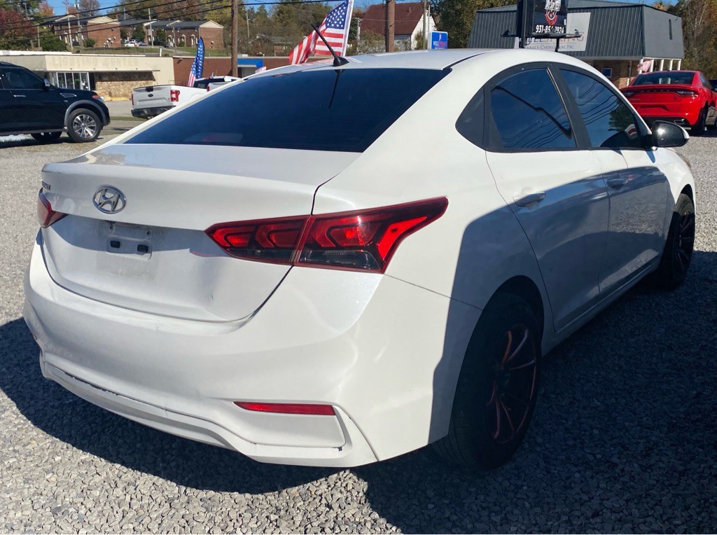 2019 Hyundai Accent Image 4