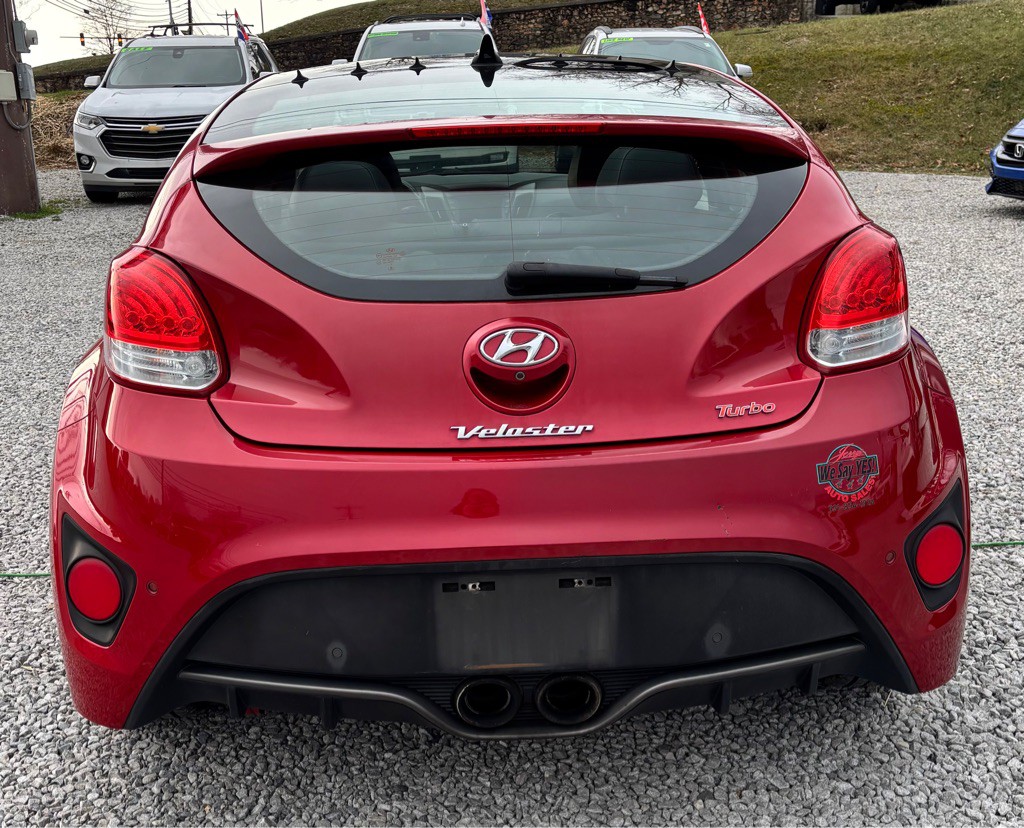 2015 Hyundai Veloster Image 4