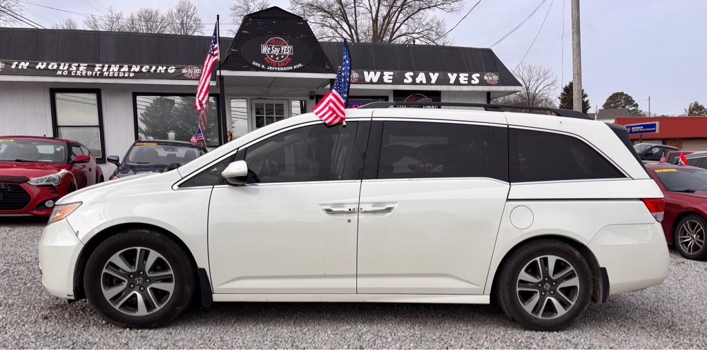 2016 Honda Odyssey Image 1