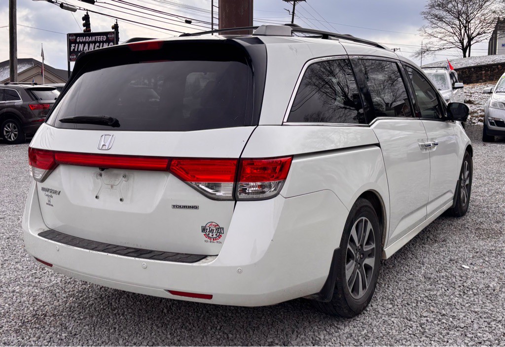 2016 Honda Odyssey Image 2