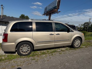 Image for 2012 Chrysler Town & Country Limited ID: 7353628