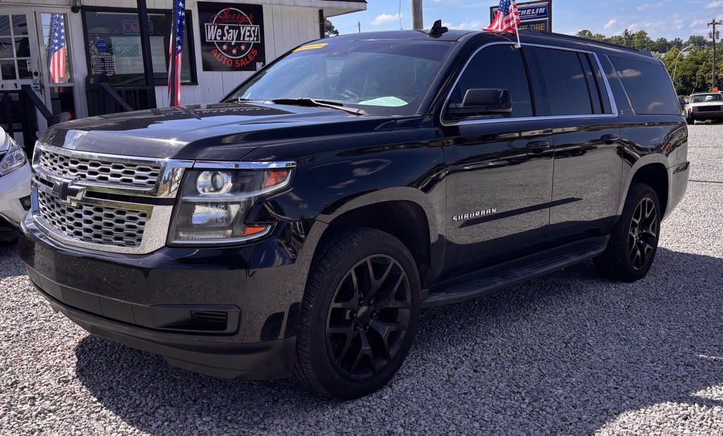 2019 Chevrolet Suburban Image 2