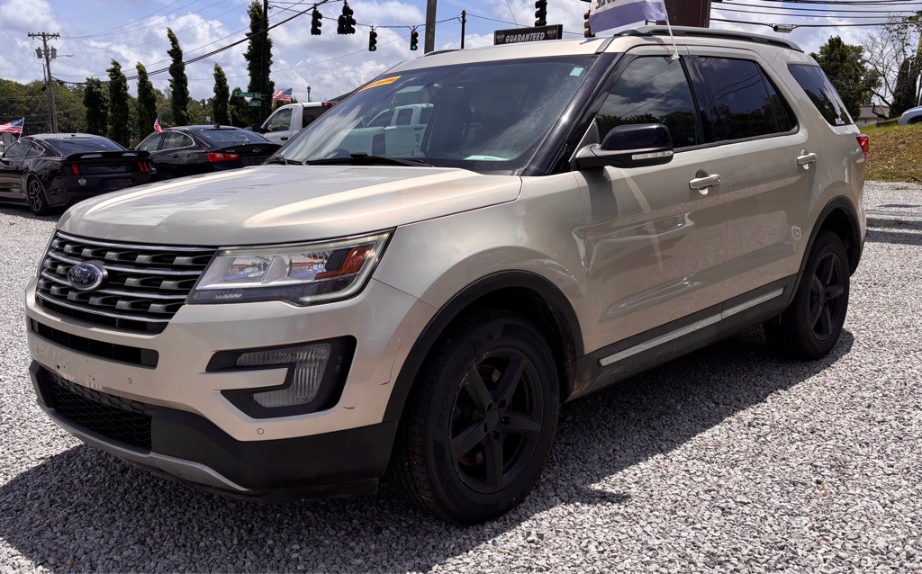 2017 Ford Explorer Image 1