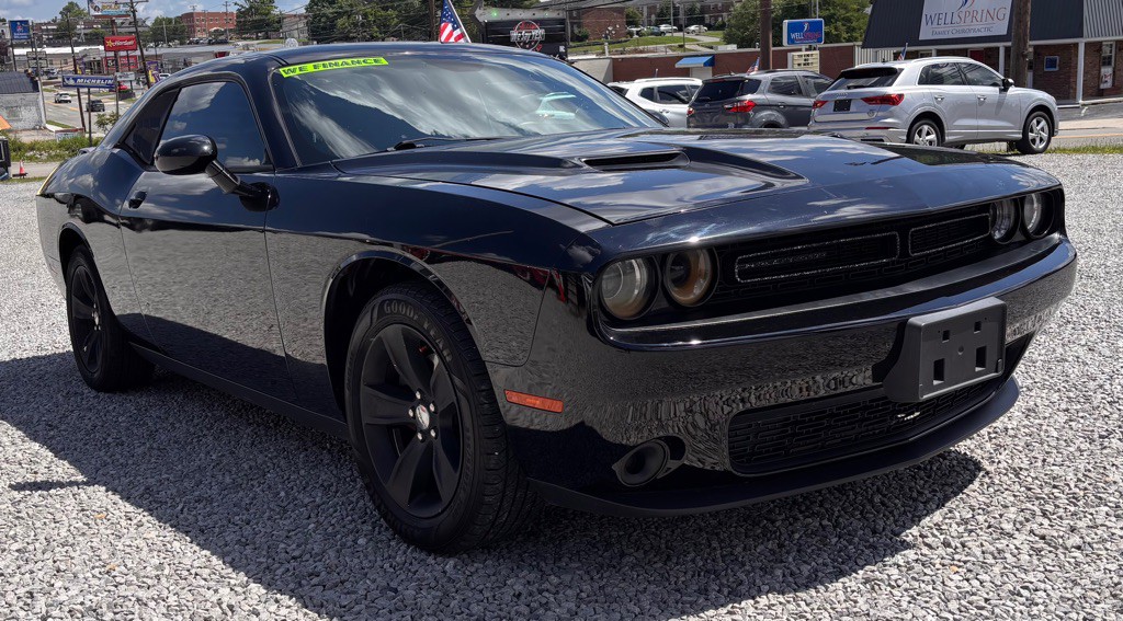 2015 Dodge Challenger Image 2