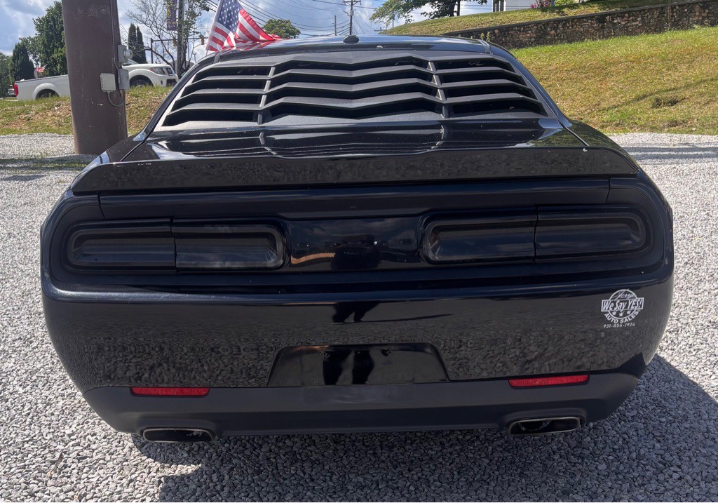 2015 Dodge Challenger Image 4