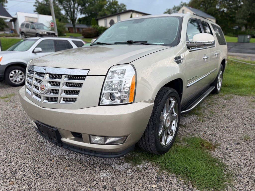 2014 Cadillac Escalade Image 2