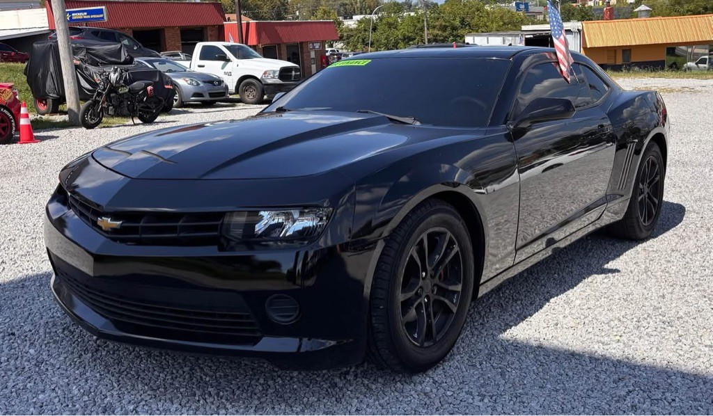 2015 Chevrolet Camaro Image 2