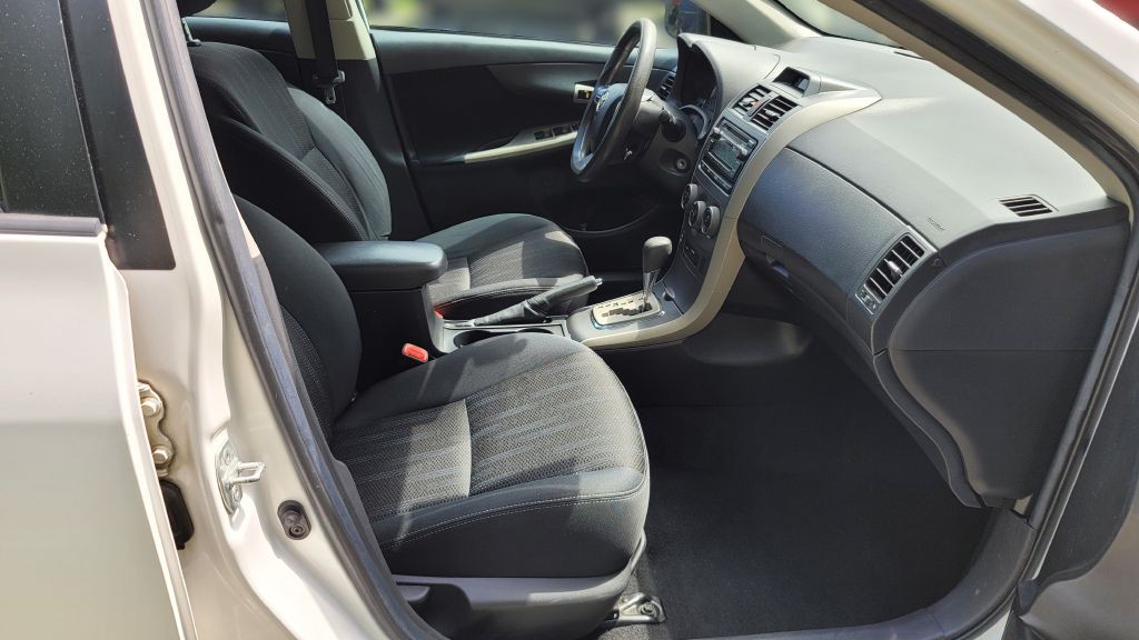 2012 Toyota Corolla Image 9