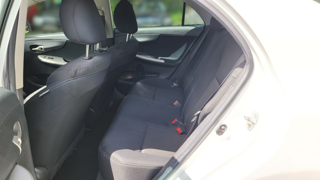 2012 Toyota Corolla Image 11