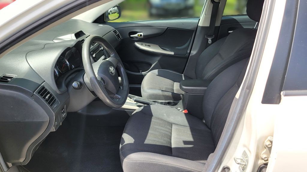 2012 Toyota Corolla Image 12