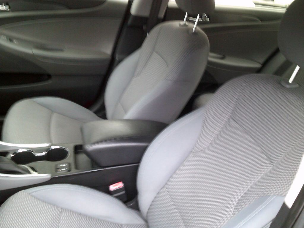 2013 Hyundai Sonata Image 3