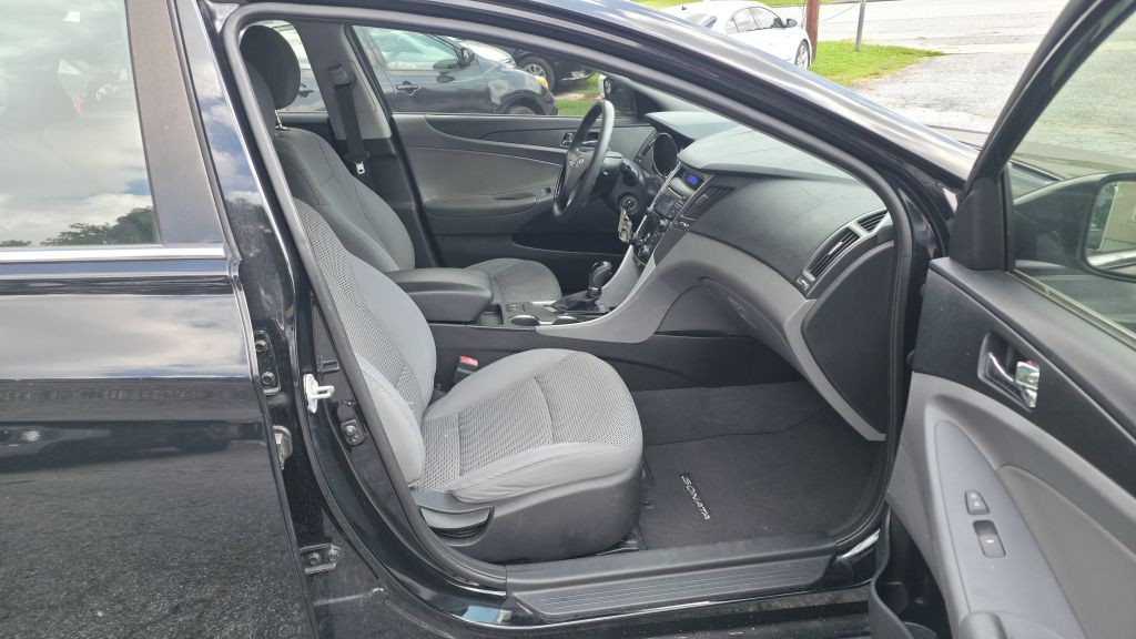 2013 Hyundai Sonata Image 9