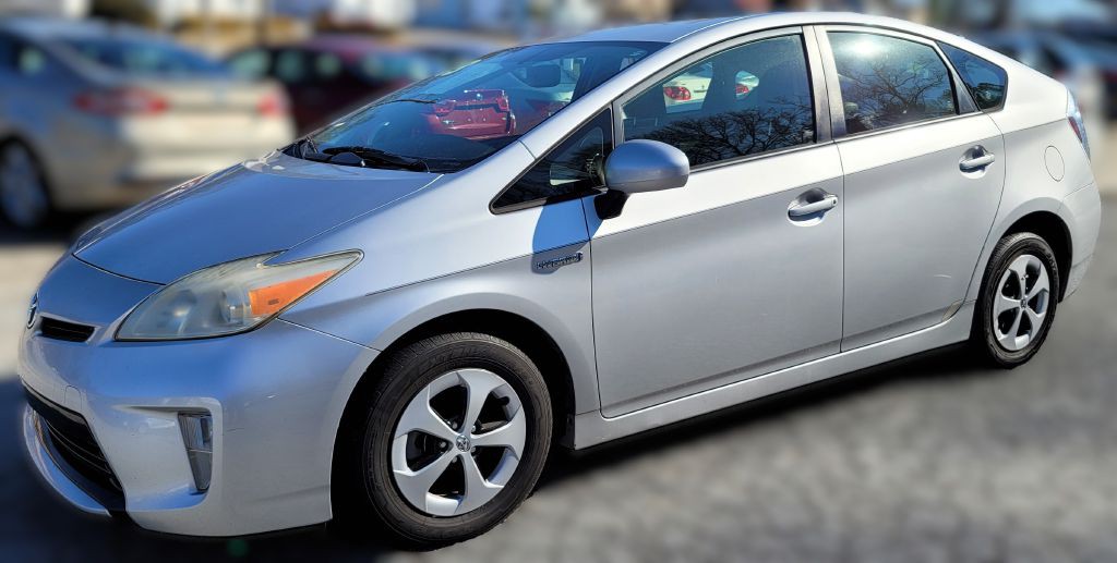 2013 Toyota Prius Image 1