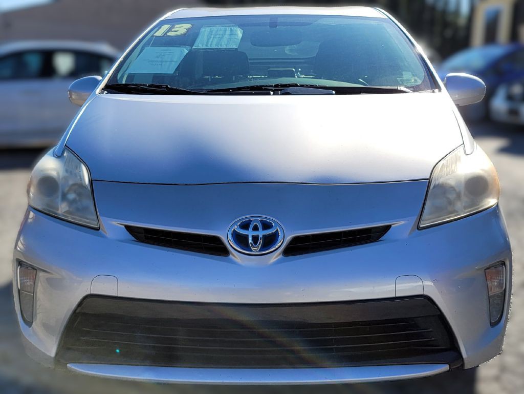 2013 Toyota Prius Image 2