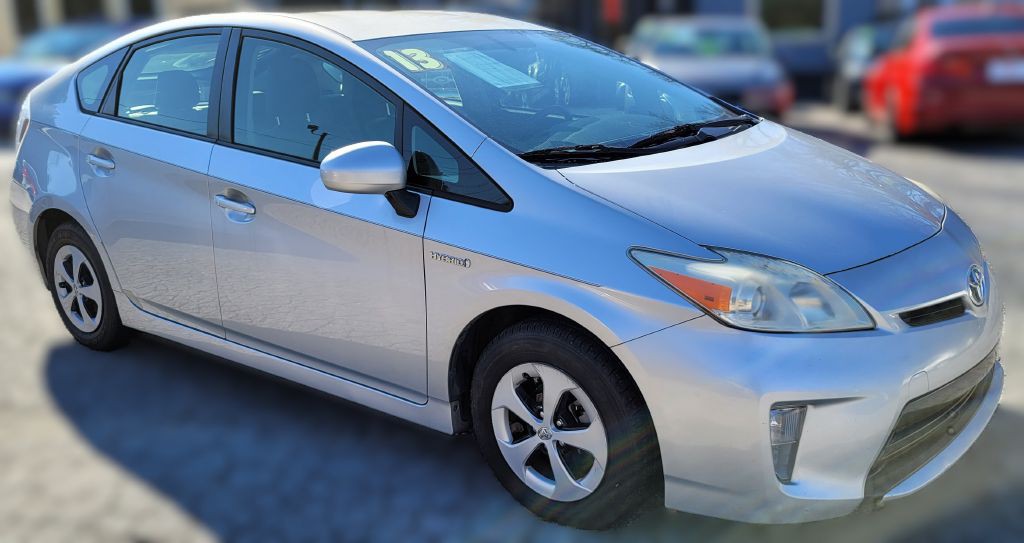 2013 Toyota Prius Image 3