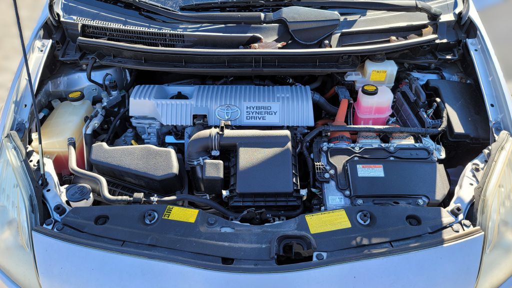 2013 Toyota Prius Image 13