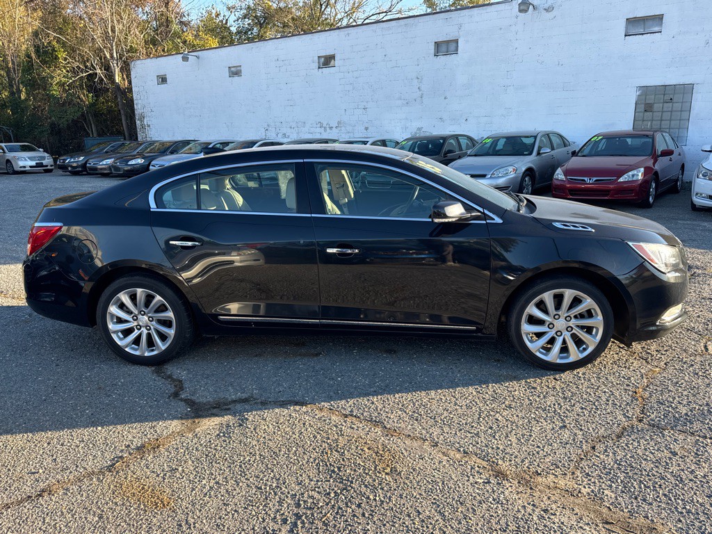 2015 Buick Lacrosse Image 2