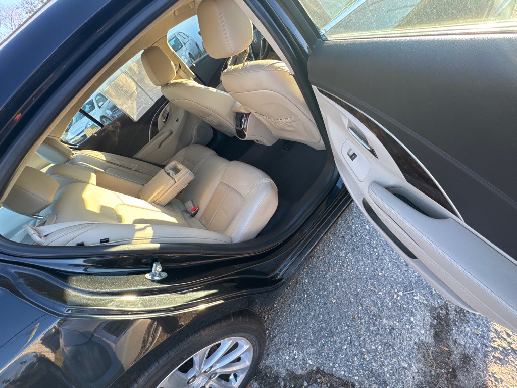2015 Buick Lacrosse Image 13