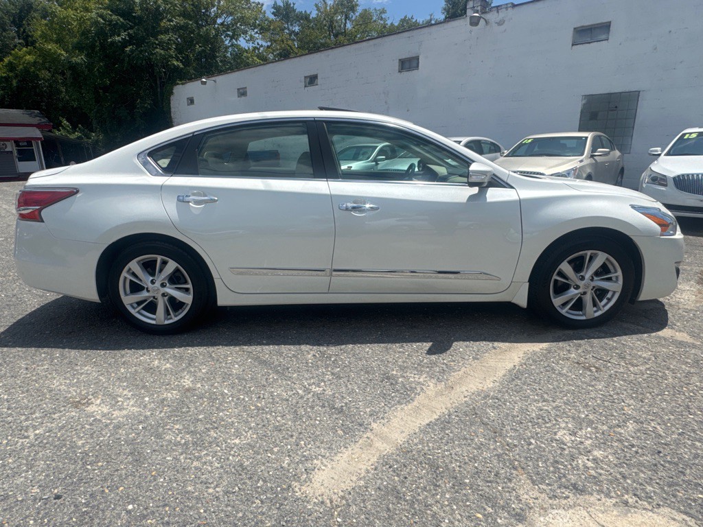 2015 Nissan Altima Image 3