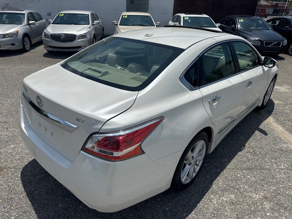 2015 Nissan Altima Image 4