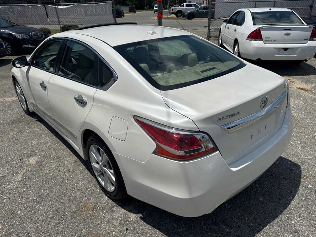 2015 Nissan Altima Image 7