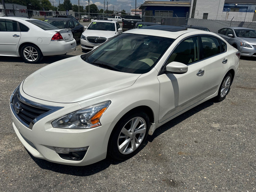 2015 Nissan Altima Image 10
