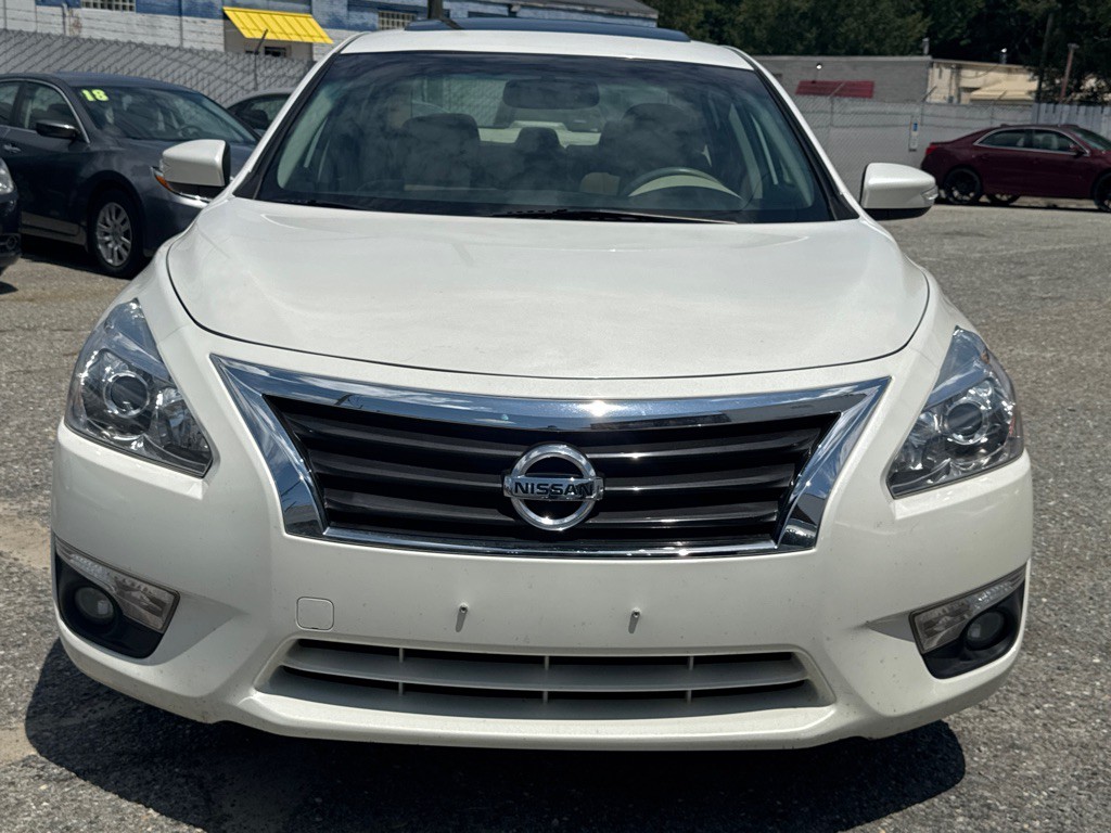 2015 Nissan Altima Image 11