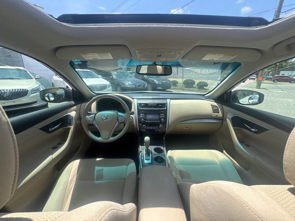 2015 Nissan Altima Image 17