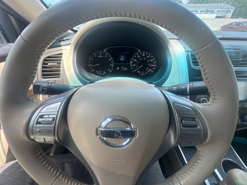2015 Nissan Altima Image 18