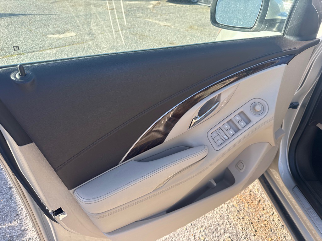 2014 Buick Lacrosse Image 11