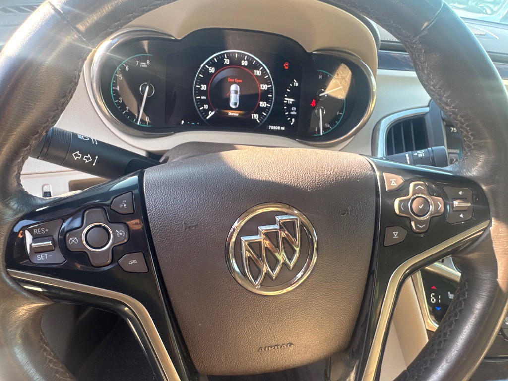 2014 Buick Lacrosse Image 18