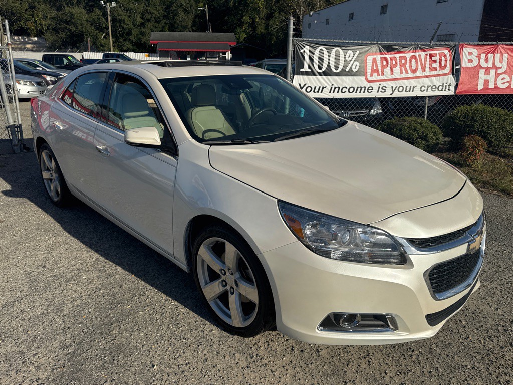2014 Chevrolet Malibu Image 2