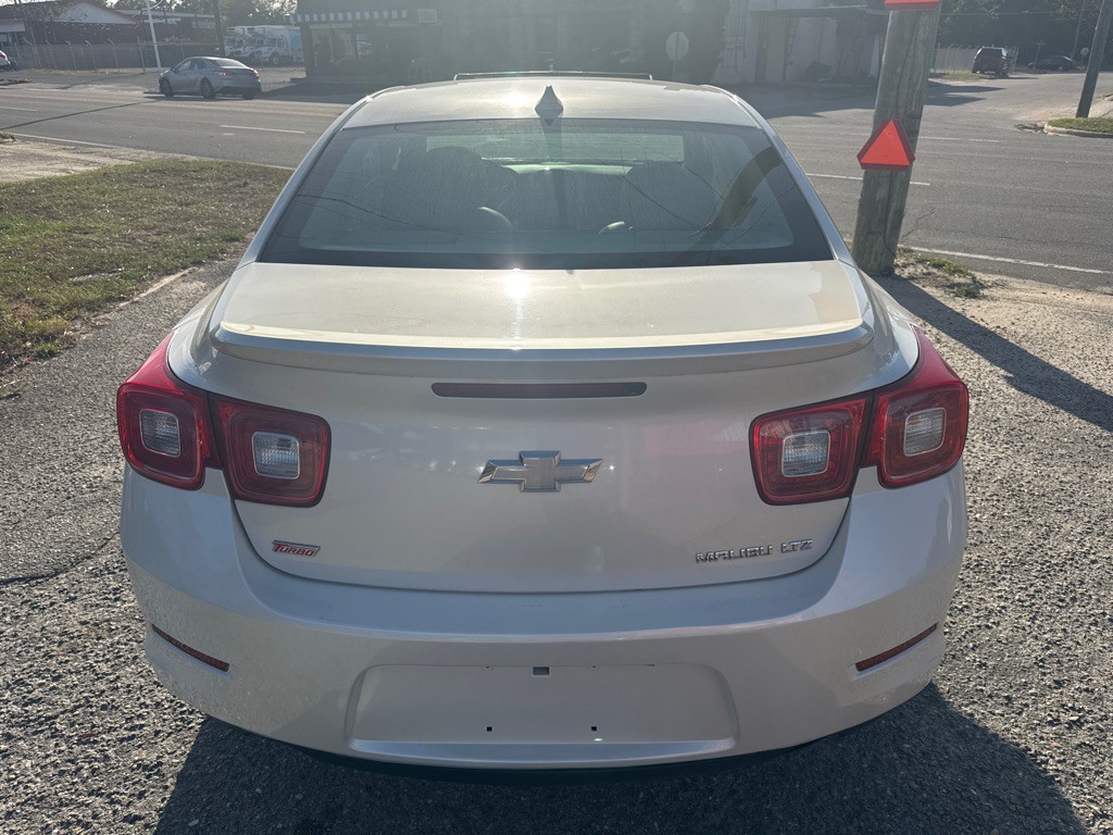 2014 Chevrolet Malibu Image 5