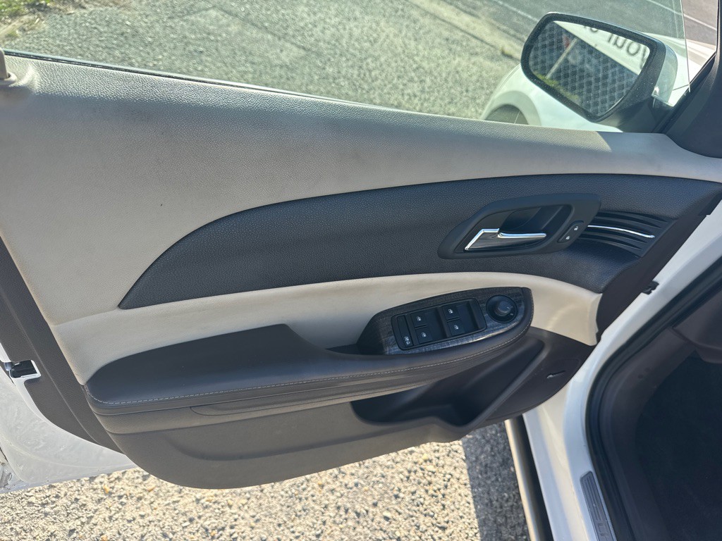 2014 Chevrolet Malibu Image 10