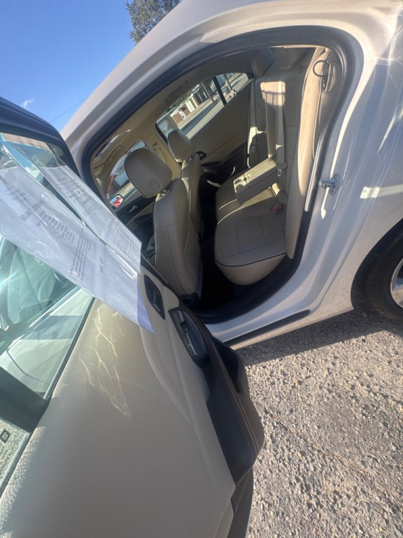 2014 Chevrolet Malibu Image 12